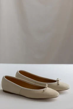 Ballerina - Capri Suede Vanilla Cremin