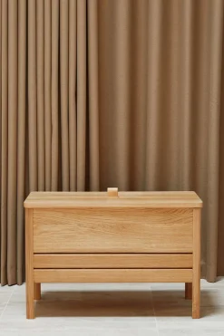 Benk - A Line Storage Bench 68 Oljet Eik