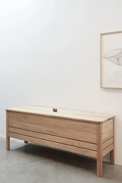 Benk - A Line Storage Bench 111 Hvitoljet Eik