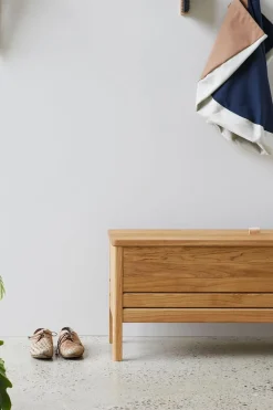 Benk - A Line Storage Bench 111 Eik