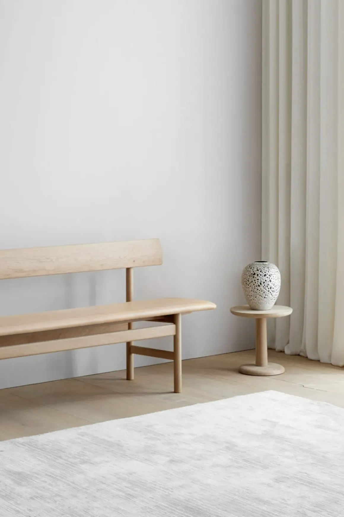 Benk - BM Bench 3171 Såpet Eik / Omni Black 301