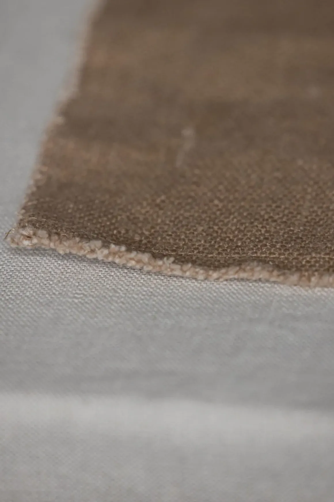 Bordbrikke - Rue 33x46cm Ochre