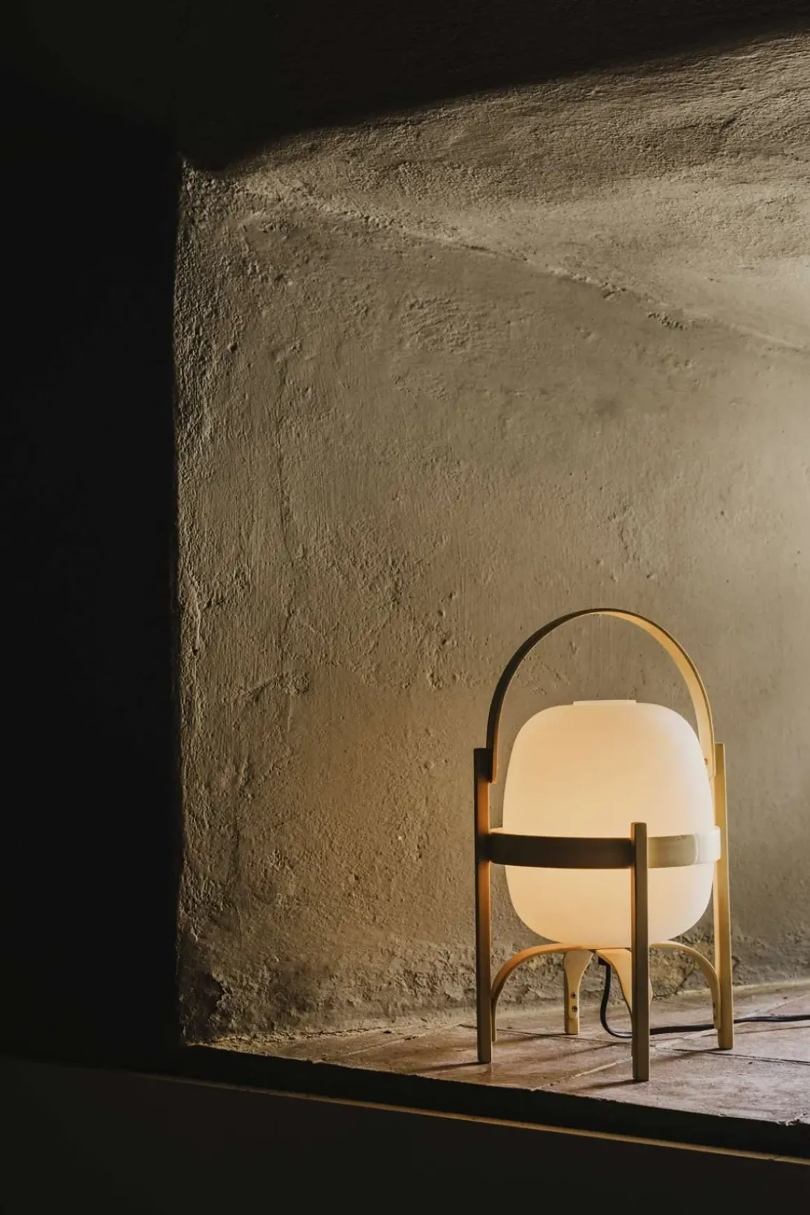 Bordlampe - Cestita Cherry Wood Opalhvitt Glass