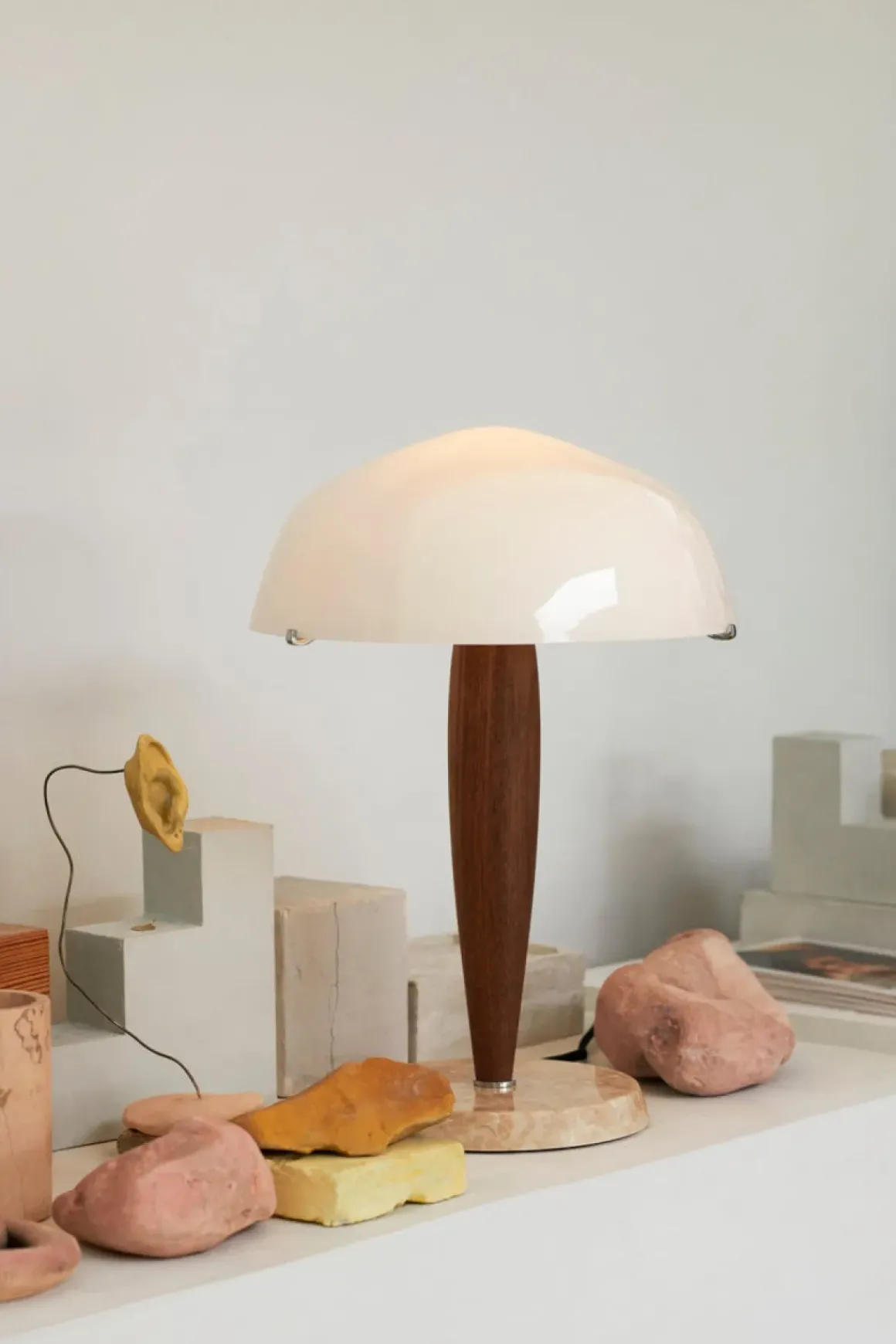 Bordlampe - SHY3 Herman Valnøtt/Marmor