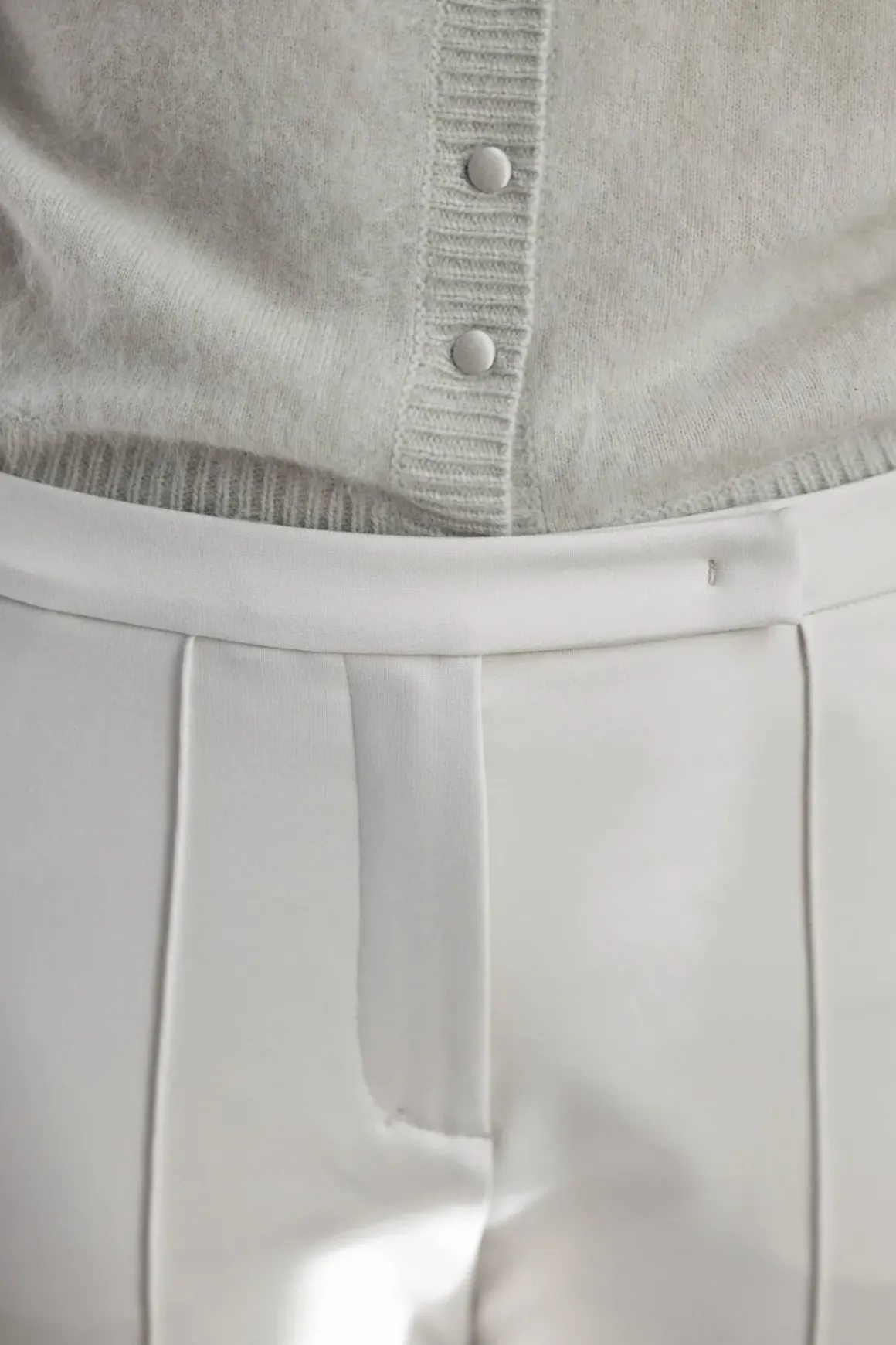 Bukse - Emotional Essence Shadow White