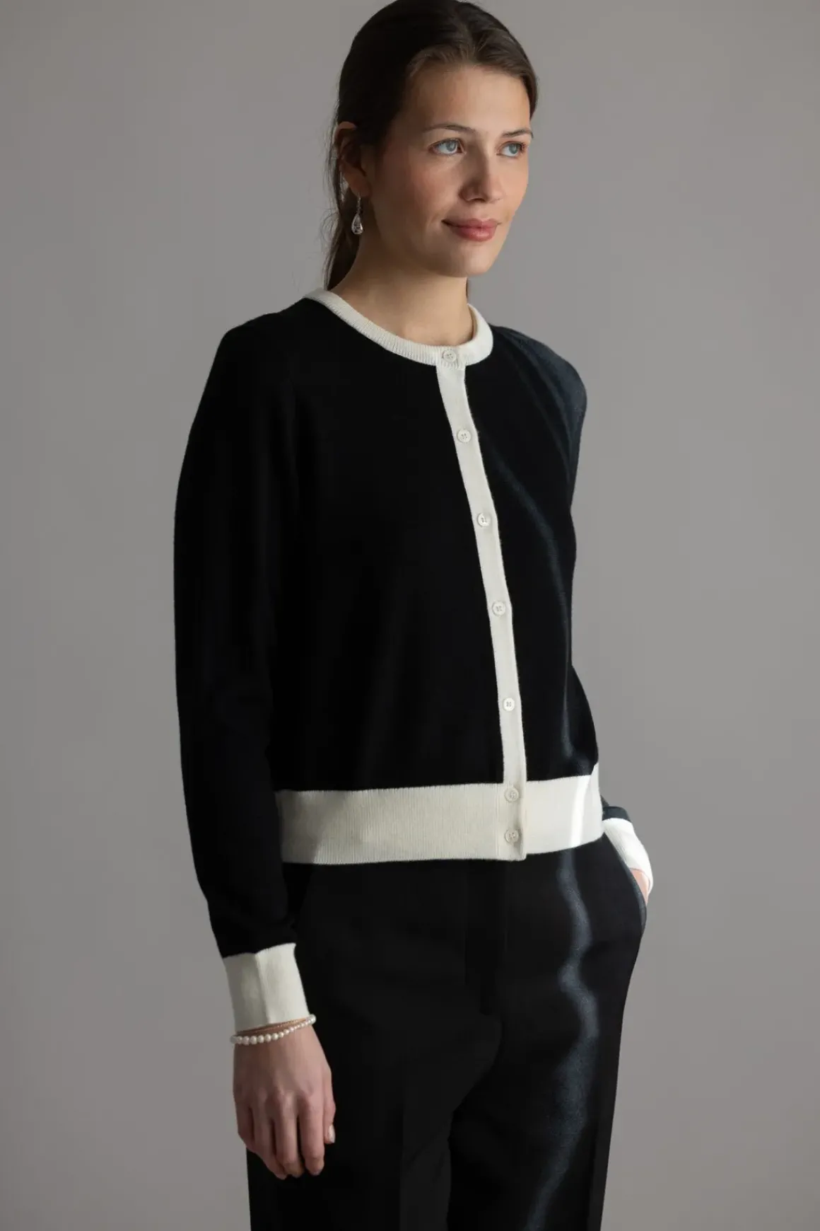Cardigan - Classic Merino Cardigan Black Cream
