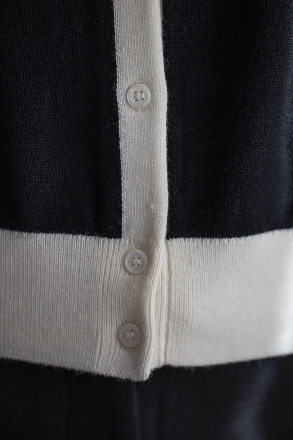 Cardigan - Classic Merino Cardigan Black Cream