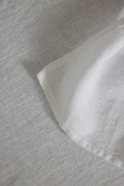 Duk - Sunshine White