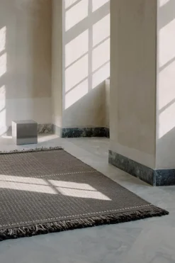 Gulvteppe - Awakened Mind Grey