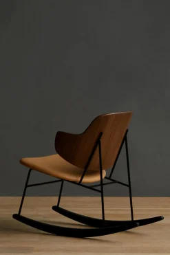 Gyngestol - The Penguin Rocking Chair Dakar 250, Black Steel, Walnut