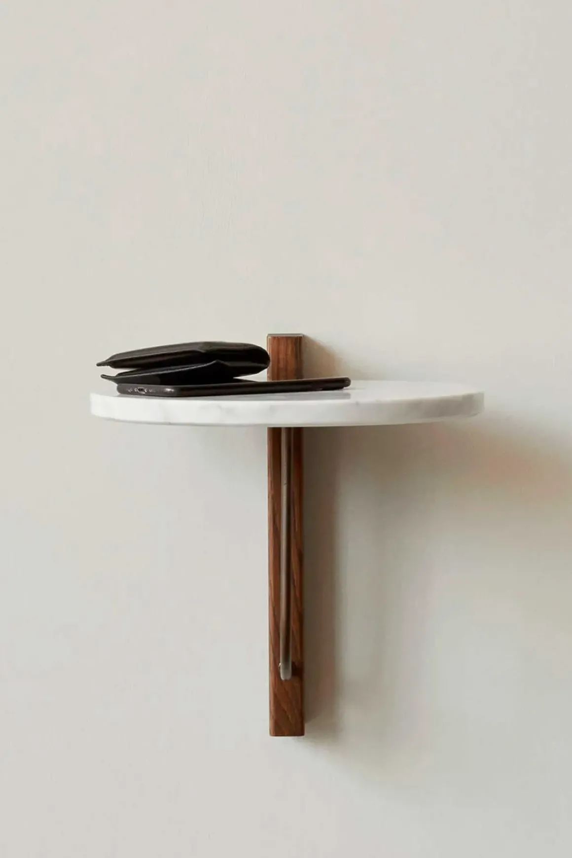 Hylle - Corbel Dark Stained Oak Carrara Marble