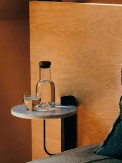 Hylle - Corbel Dark Stained Oak Carrara Marble