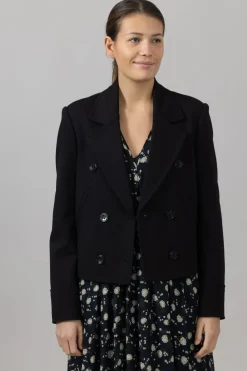 Jakke - Emotional Essence I Pure Black Short