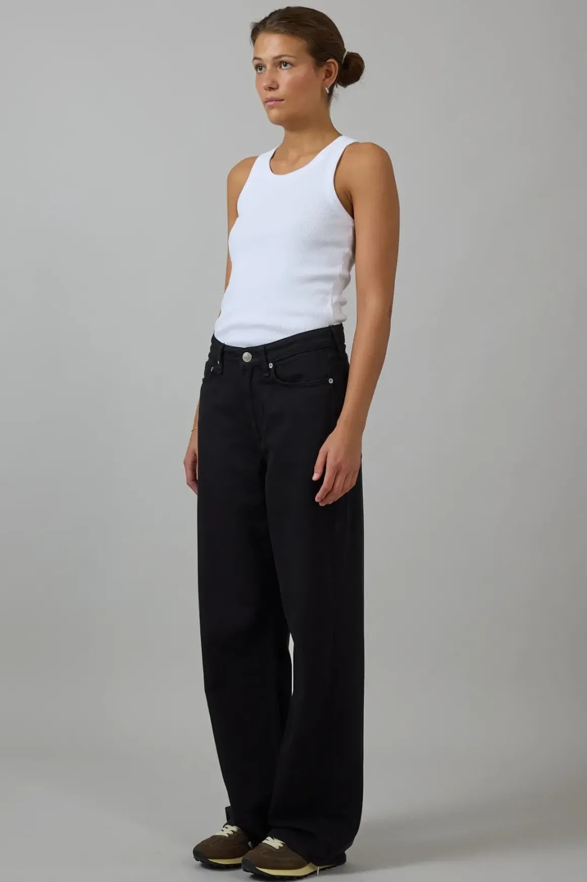 Jeans - Featherweight Logan Black