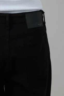 Jeans - Featherweight Logan Black