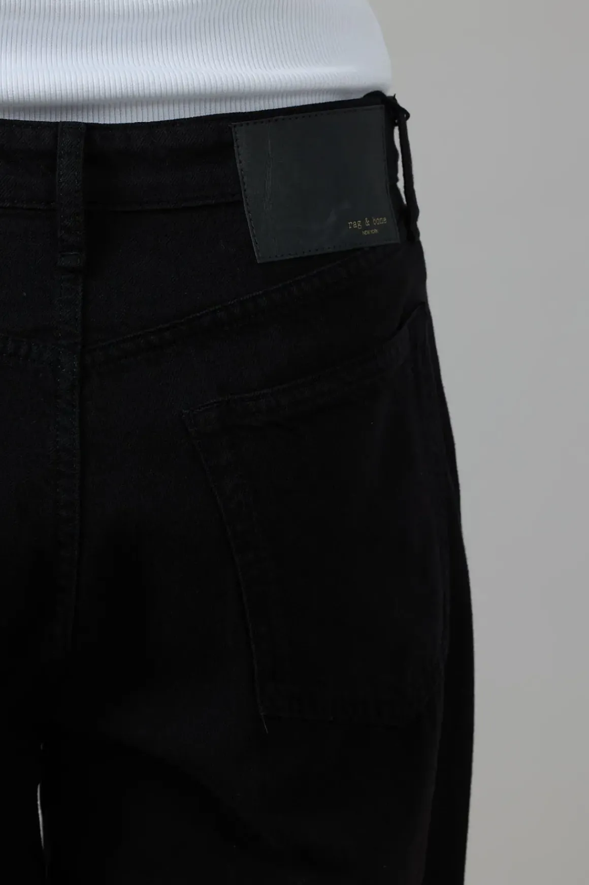 Jeans - Featherweight Logan Black