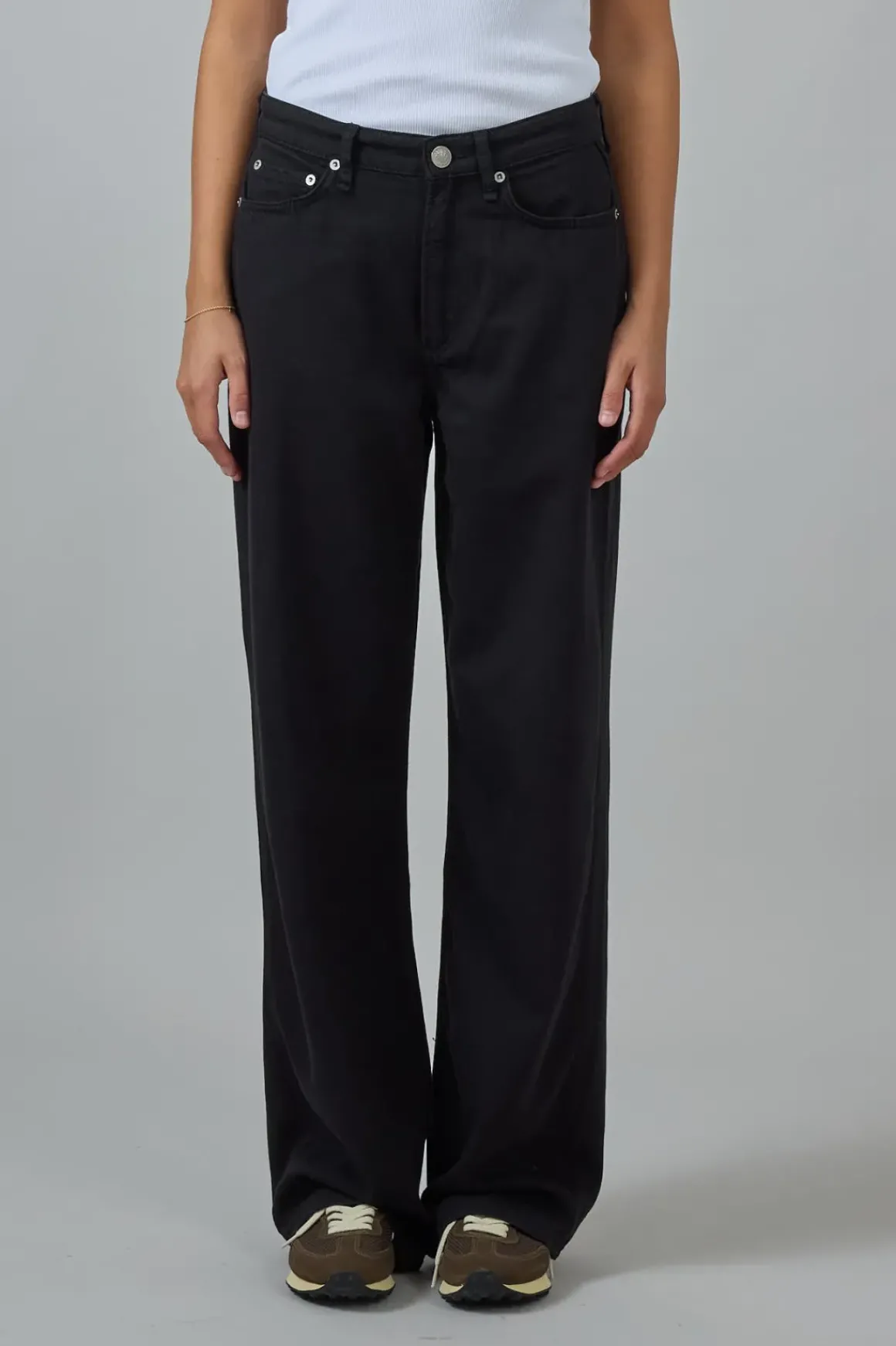 Jeans - Featherweight Logan Black