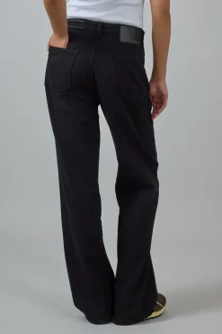 Jeans - Featherweight Logan Black