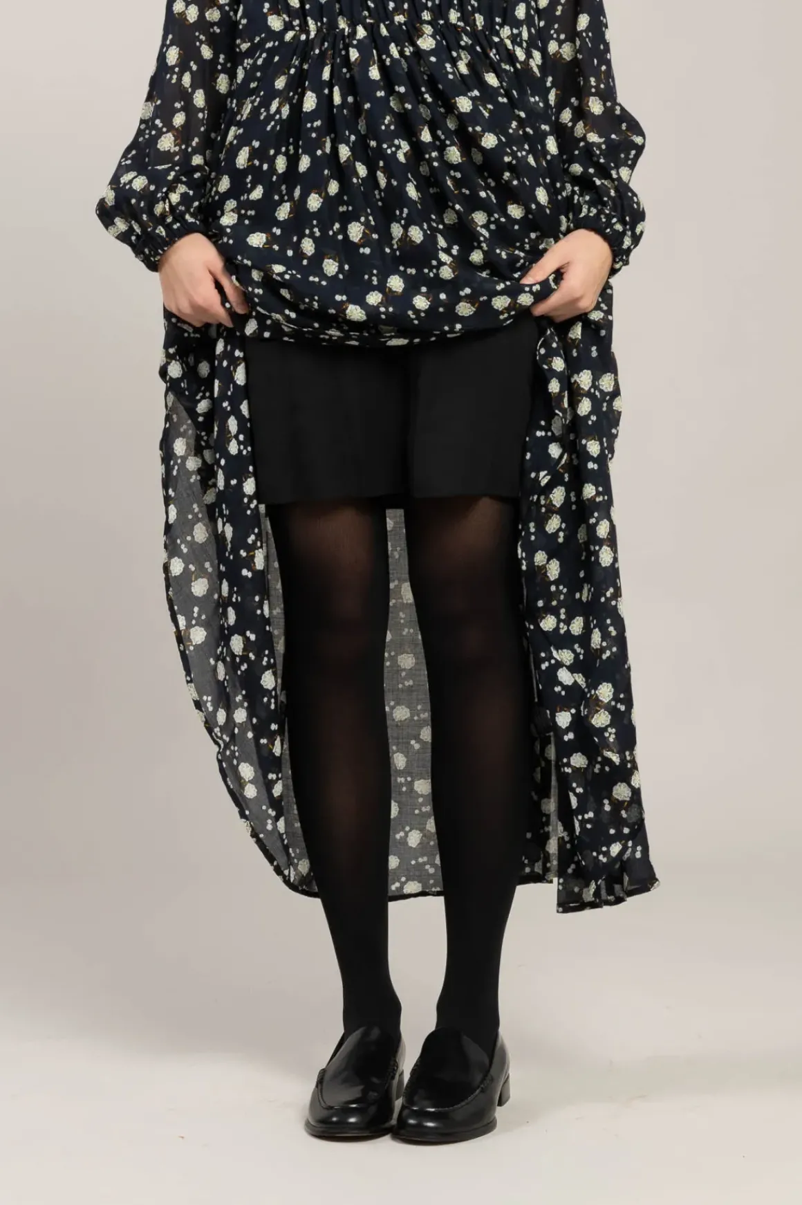 Kjole - Floral Volumes Blue/White Flower Garden