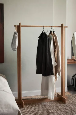 Klesstativ - Bridge Clothes Rack Oiled Oak