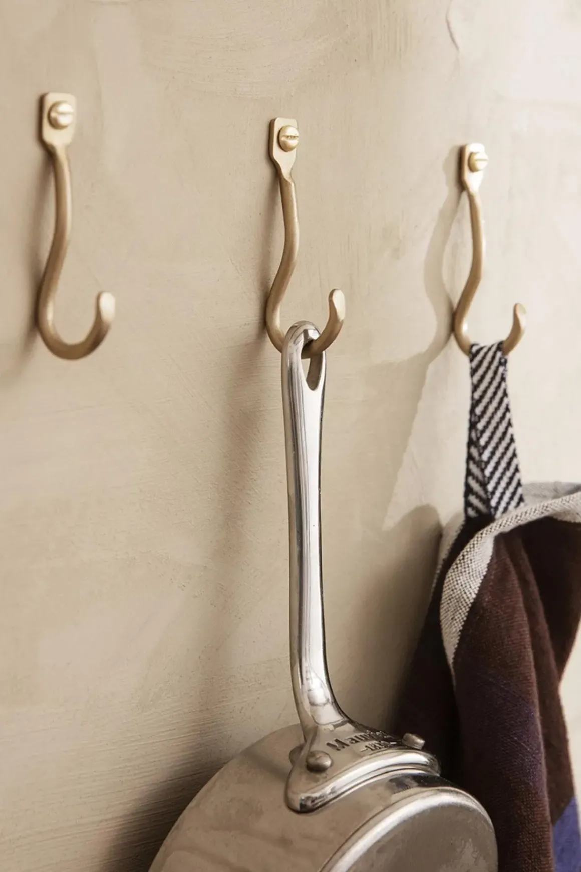 Knagg - Curvature Brass 3pk