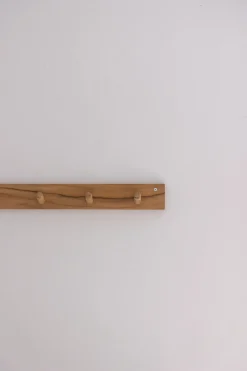 Knaggrekke - 11 knagger Teak