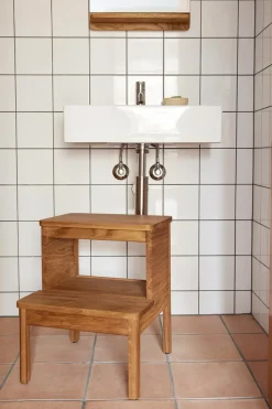 Krakk - A Line Step Stool Oljet Eik