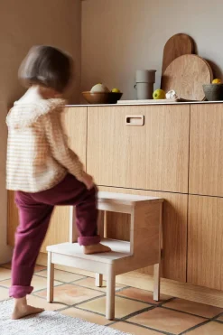 Krakk - A Line Step Stool Hvitoljet Eik