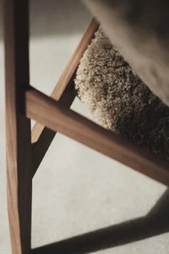 Lenestol - Knitting Lounge Chair, Dark Stained Oak, Sheepskin Root