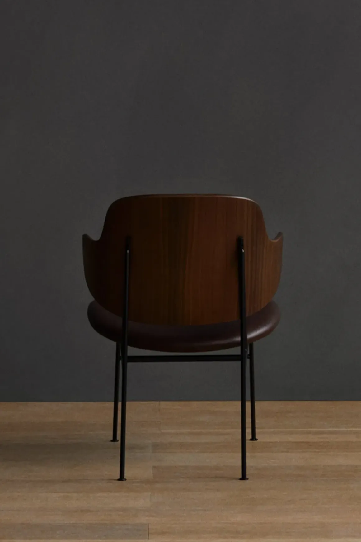Lenestol - The Penguin Lounge 329 Dakar, Black Steel, Walnut