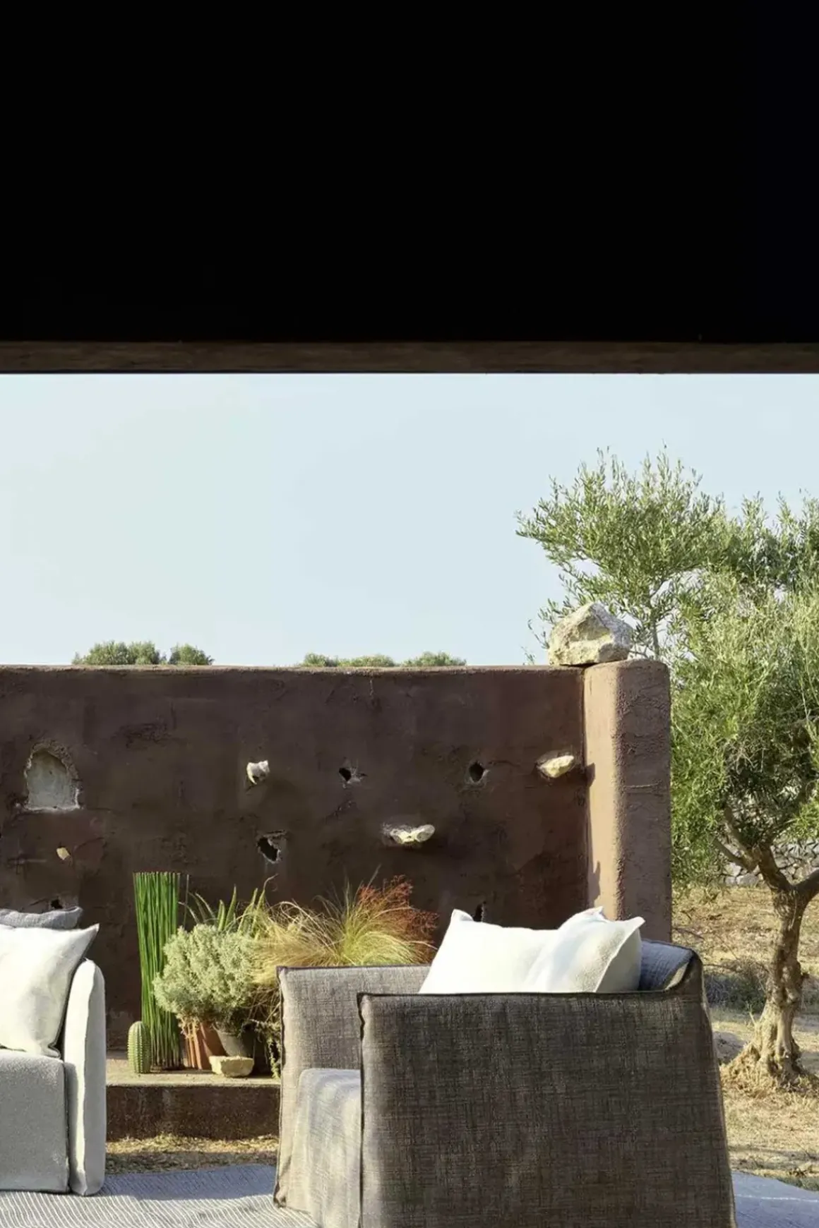 Loungestol - Ghost Out 09