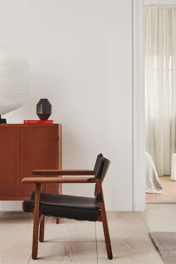 Loungestol - Spanish Chair 2226 Oljet Valnøtt/Sort Lær