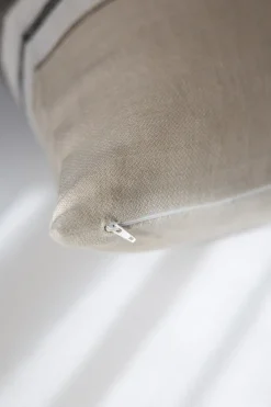 Putetrekk - Belgian 50x50cm Beeswax Stripe