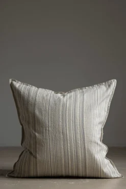 Putetrekk - Rows 50x50cm Delfino