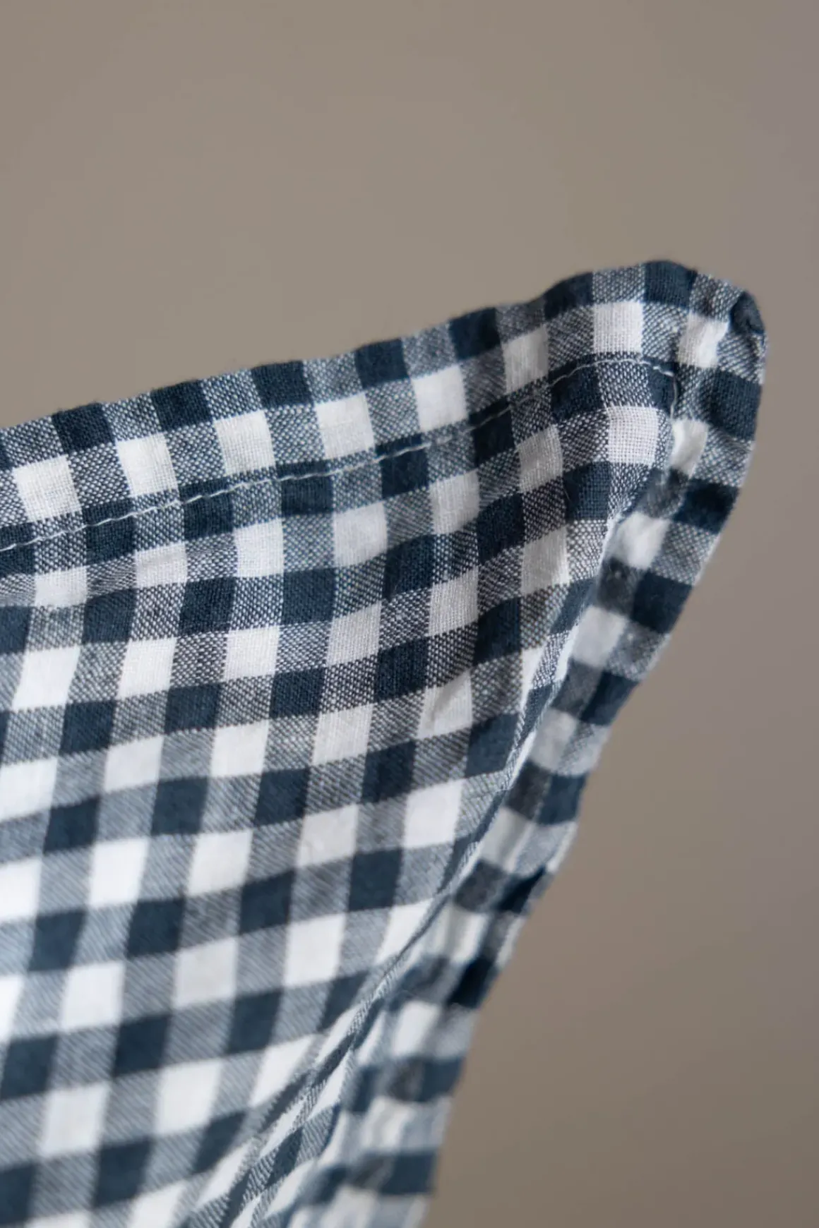 Putetrekk - 65x65cm Anthracite Gingham