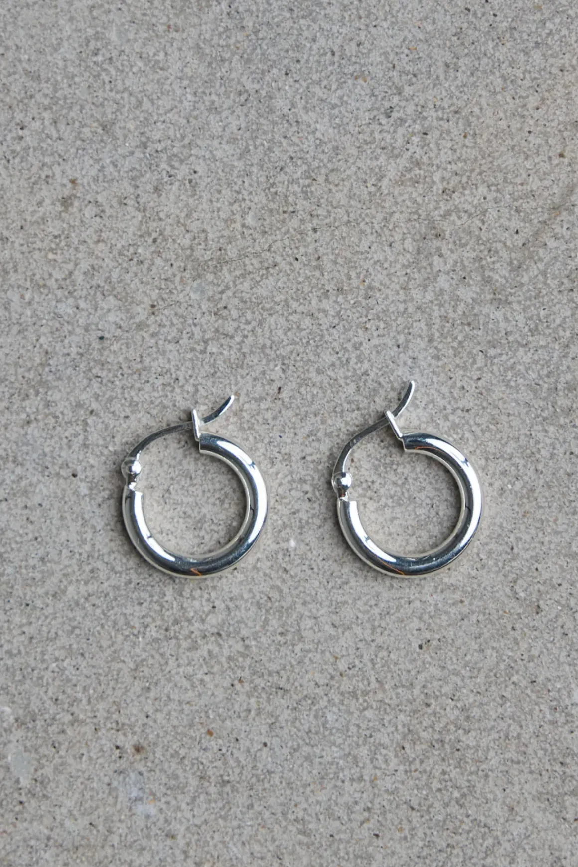 Øredobber - Oda Small Hoops Silver