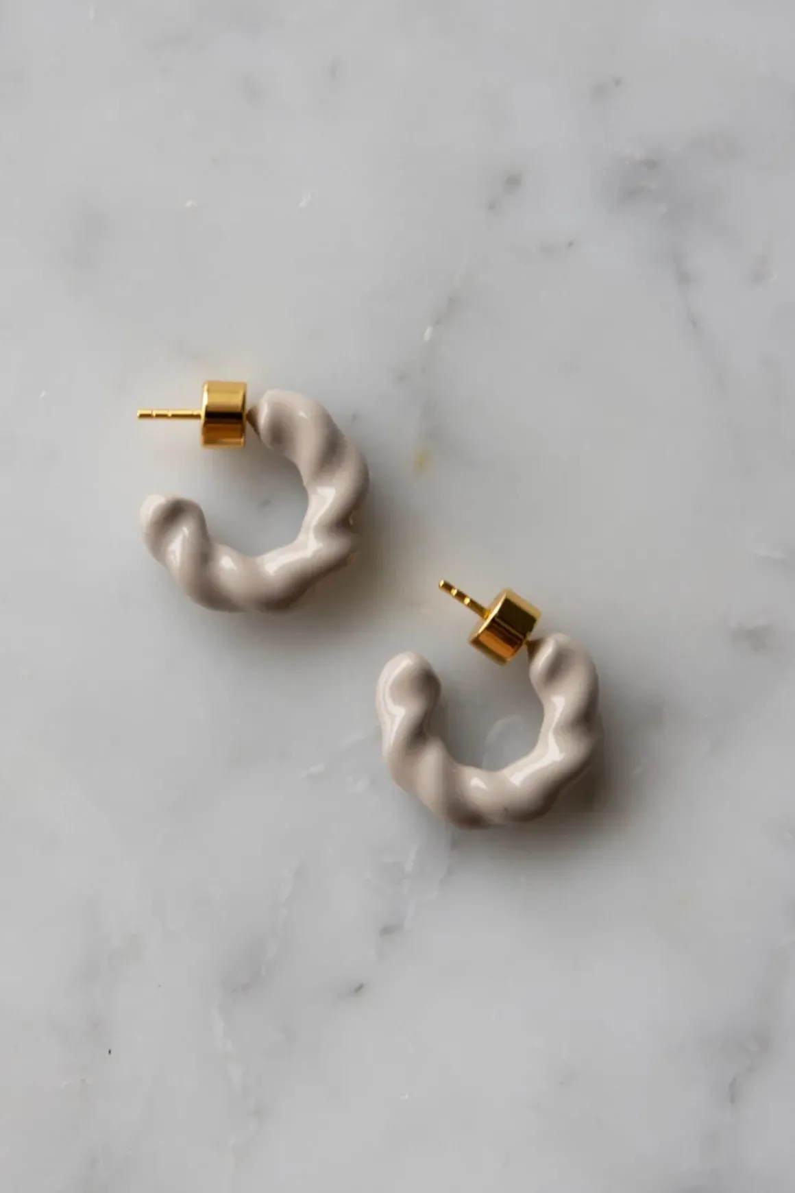 Øreringer - La Grande Bellezza Hoops 20mm Beige