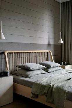 Seng - Spindle Bed 180x200cm Oak