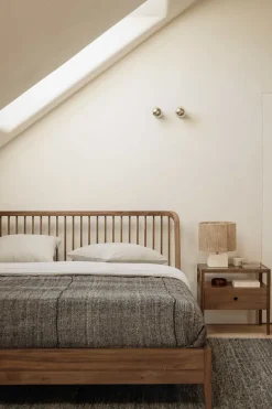 Seng - Spindle Bed 180x200cm Reclaimed Teak