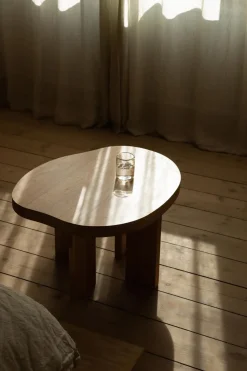 Sidebord - Farmhouse Pond