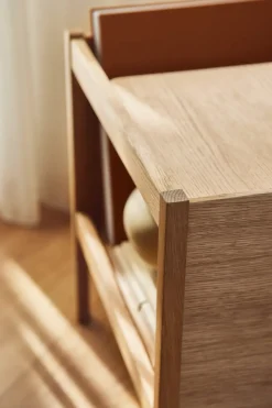 Sidebord - Journal Side Table Oljet Eik