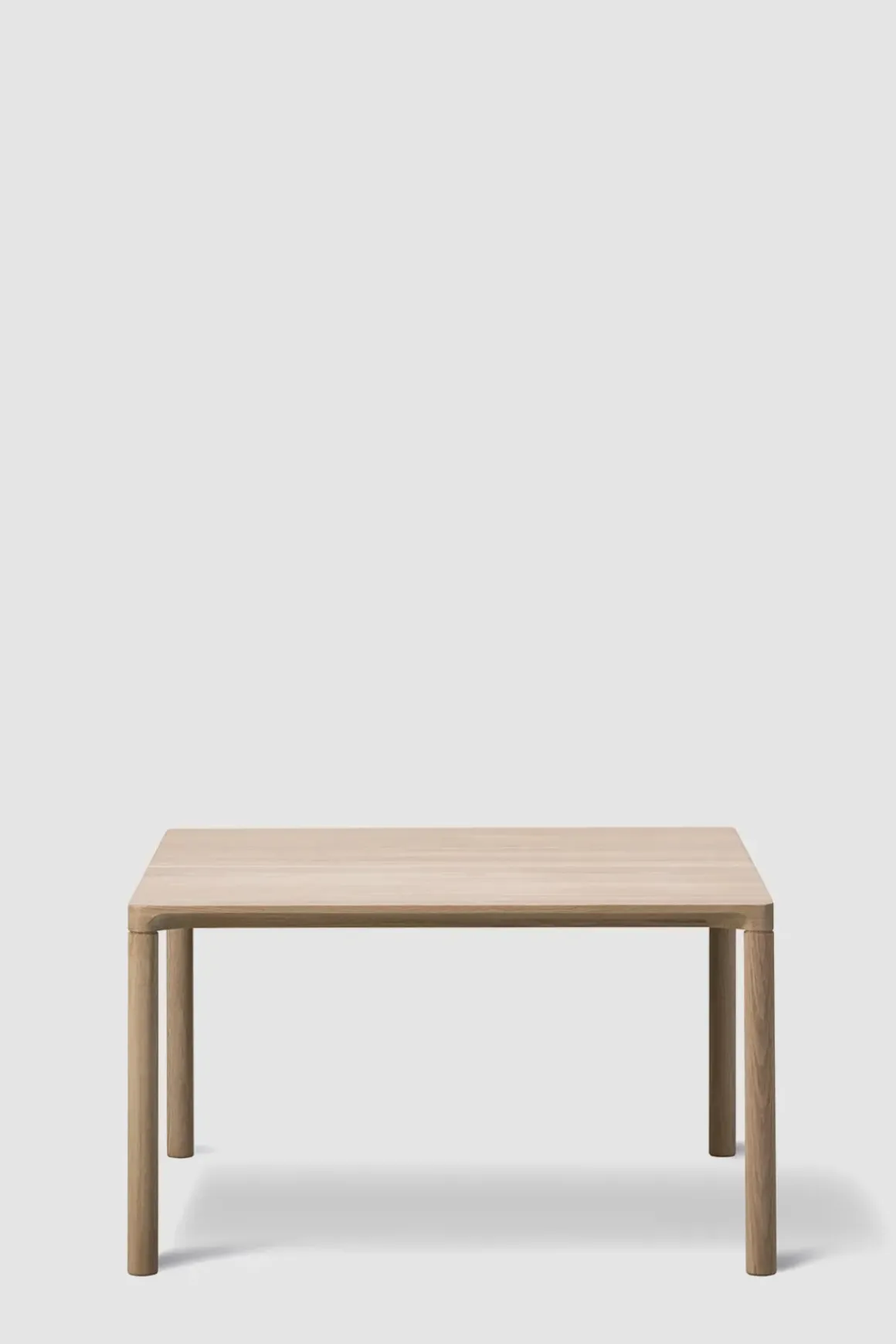 Sidebord - Piloti Modell 6725 63x63xh41cm Såpet Eik