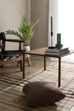 Sidebord - Piloti Modell 6725 63x63xh41cm Røkt Eik