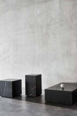 Sidebord - Plinth Tall 30x30xh51cm Black Marble