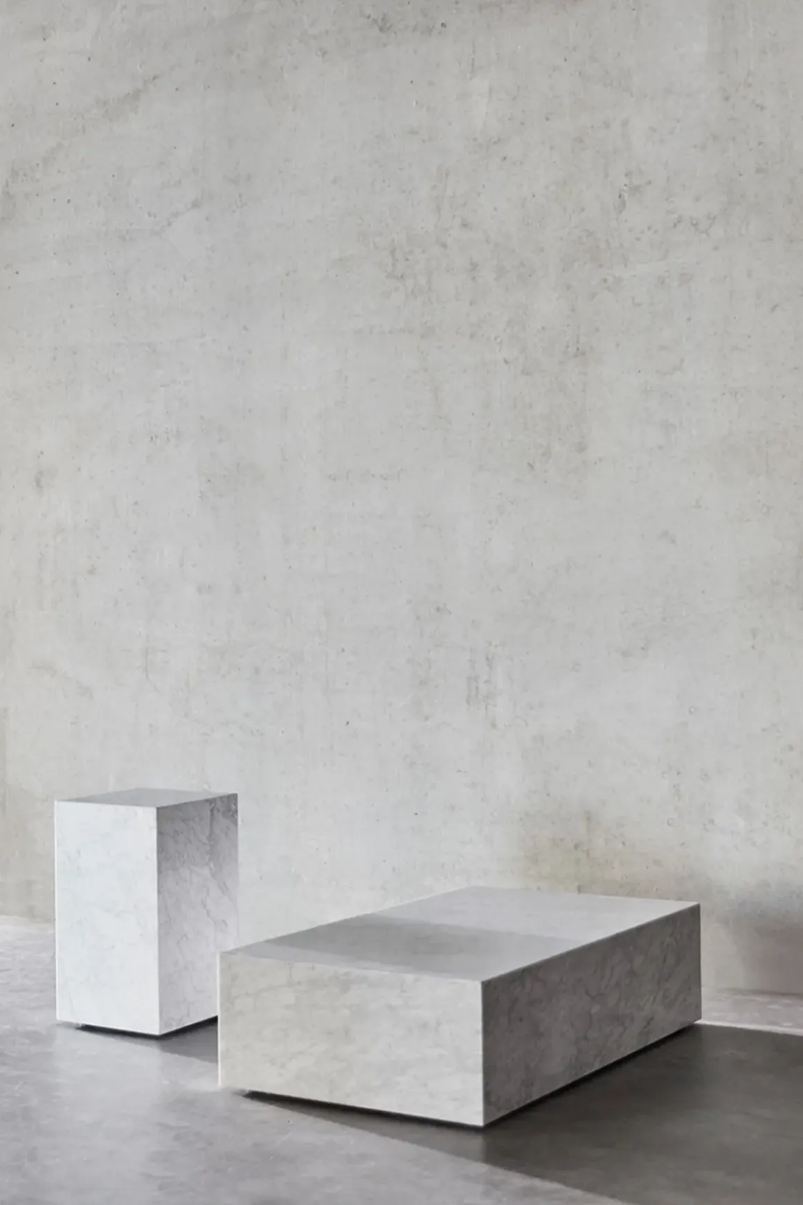 Sidebord - Plinth Tall 30x30xh51cm White Marble