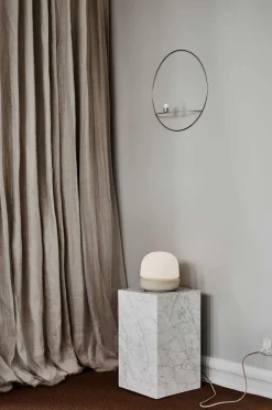 Sidebord - Plinth Tall 30x30xh51cm White Marble