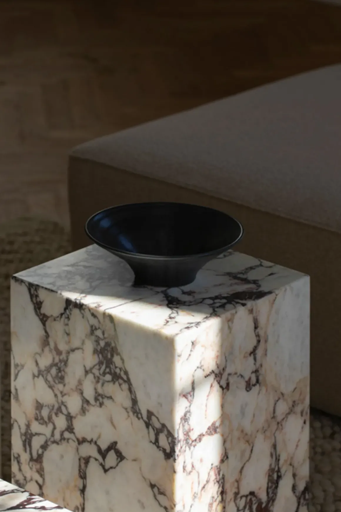 Sidebord - Plinth Tall 30x30xh51 Rose Marble