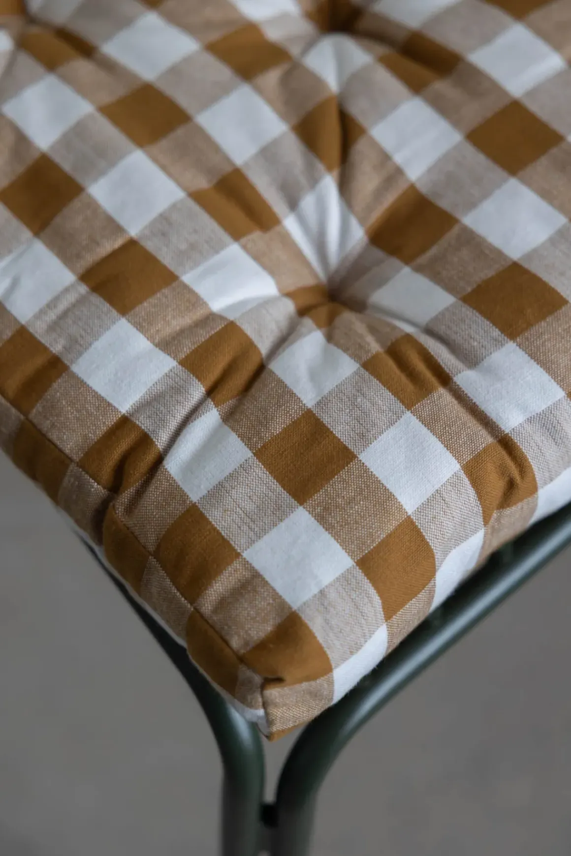 Sittepute - 45x45cm Mustard/White