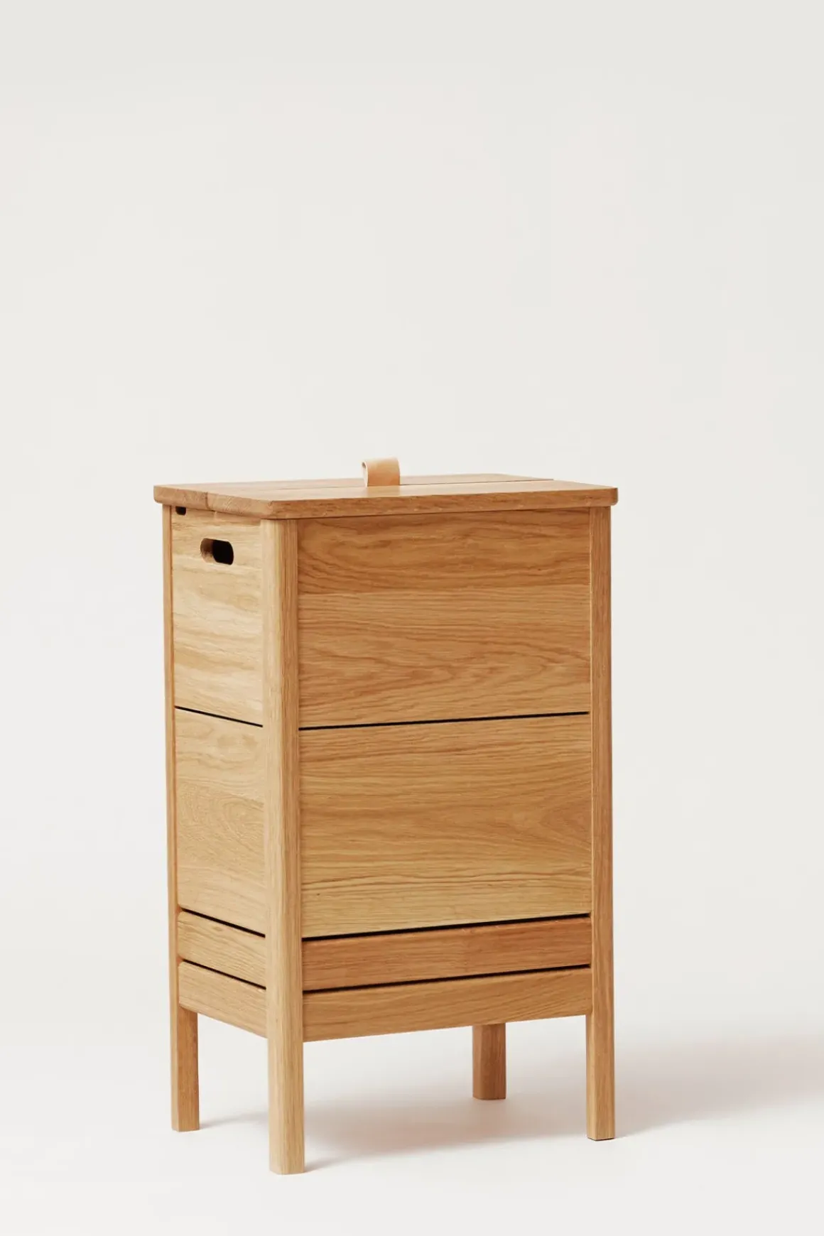 Skittentøyskurv - A Line Laundry Oljet Eik