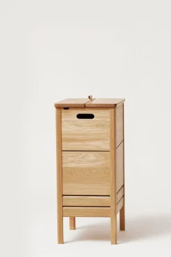 Skittentøyskurv - A Line Laundry Oljet Eik